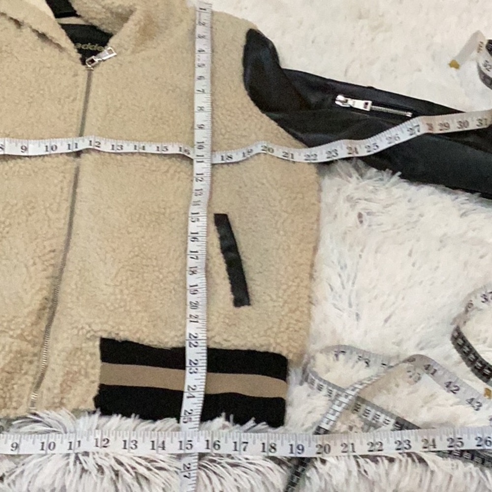 Madden NYC Sleeve Pocket Sherpa Varsity Jacket Large - Picture 15 of 16